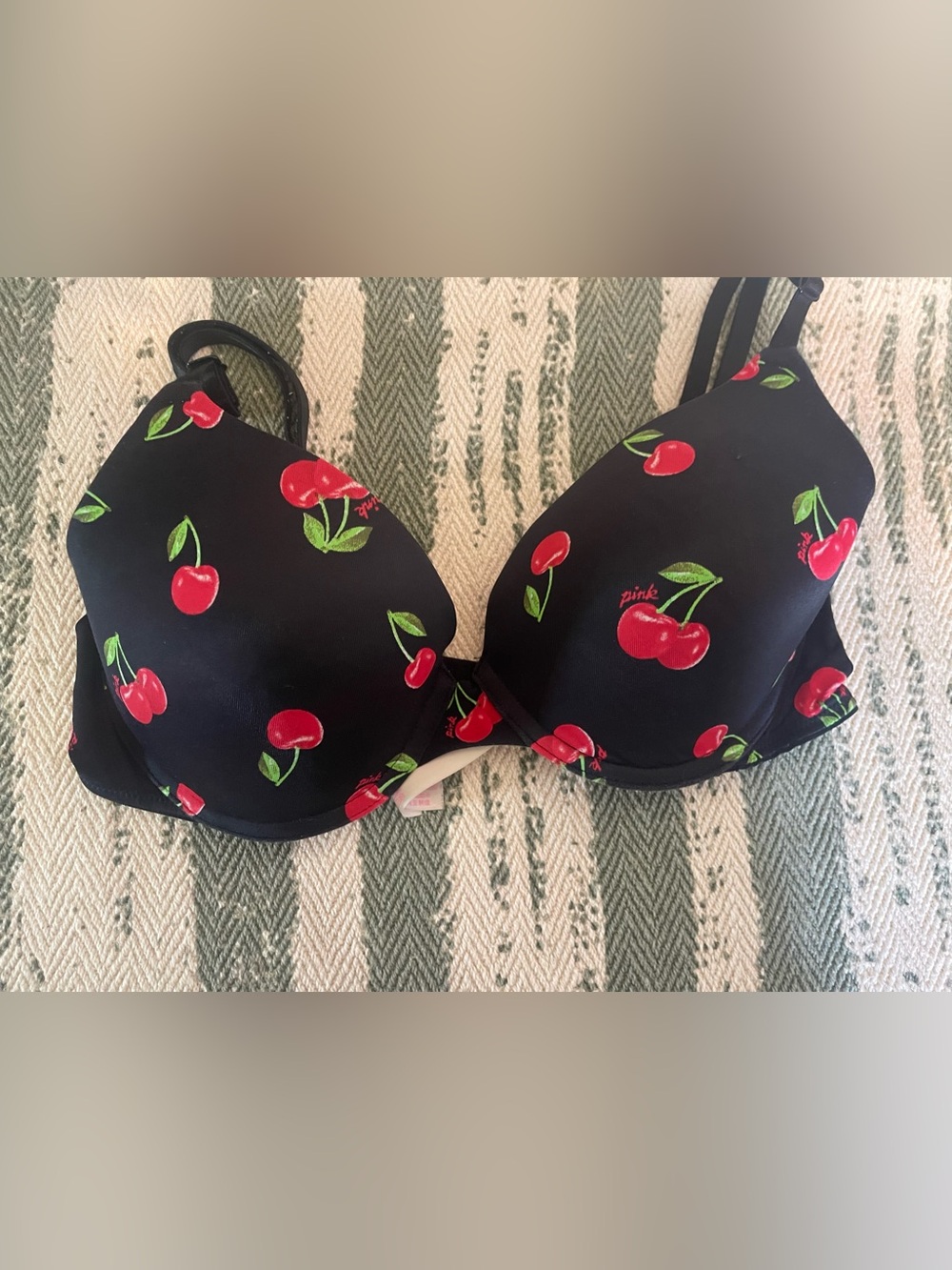Victoria Seceret Pink bra. Size 34C